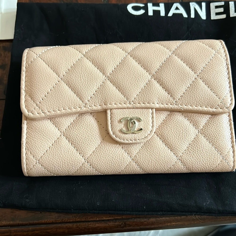 Chanel caviar medium flap wallet in light pink